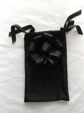 Load image into Gallery viewer, Black Silk Men's Wig Bag