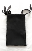 Load image into Gallery viewer, Black Silk Men's Wig Bag