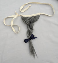 Load image into Gallery viewer, 18th Century 8" Grey Queue