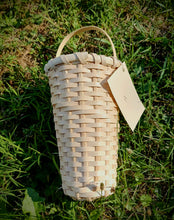 Load image into Gallery viewer, 18th Century Reproduction Pottle Basket - Pottles