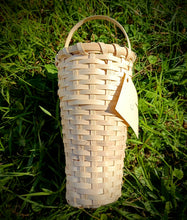 Load image into Gallery viewer, 18th Century Reproduction Pottle Basket - Pottles
